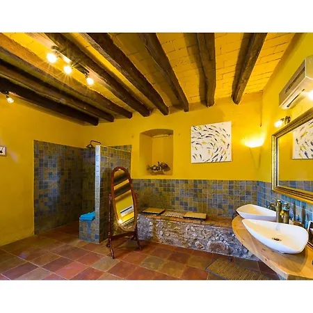 Mas Del Llop Blanc - Dog Friendly Rural - Bed & Breakfast Sobrestany