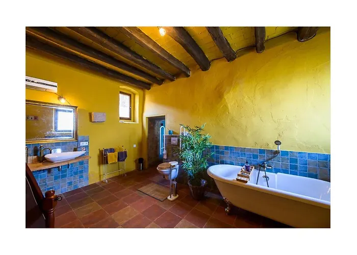Bed and Breakfast Mas Del Llop Blanc - Dog Friendly Rural - 4*