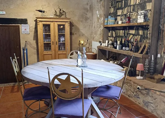 Bed and Breakfast Mas Del Llop Blanc - Dog Friendly Rural -